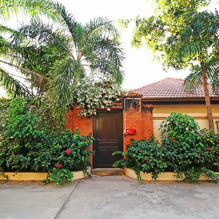 Cosy Beach Pool Villas By Pattaya Sunny Rentals Екстериор снимка