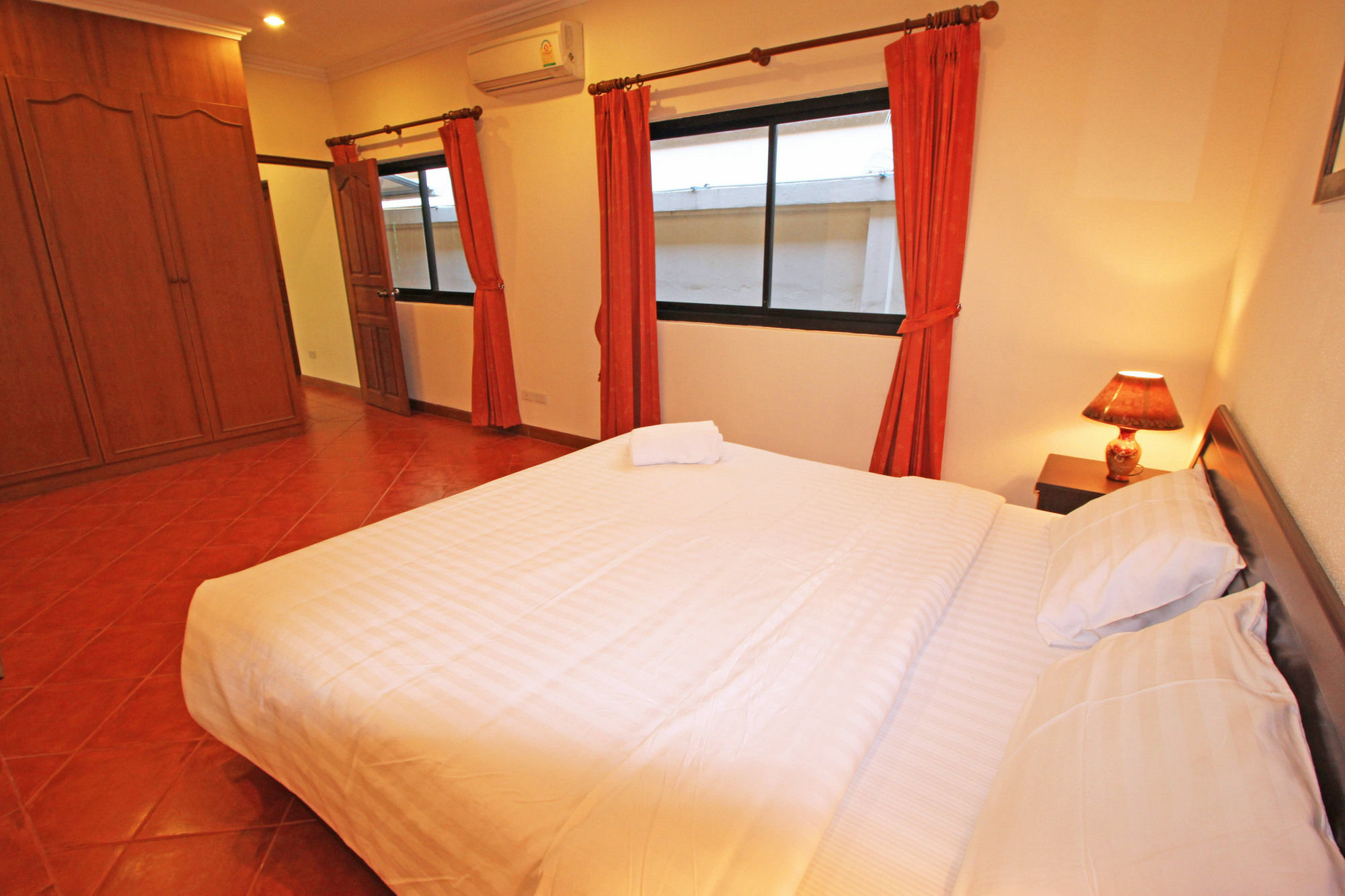 Cosy Beach Pool Villas By Pattaya Sunny Rentals Екстериор снимка
