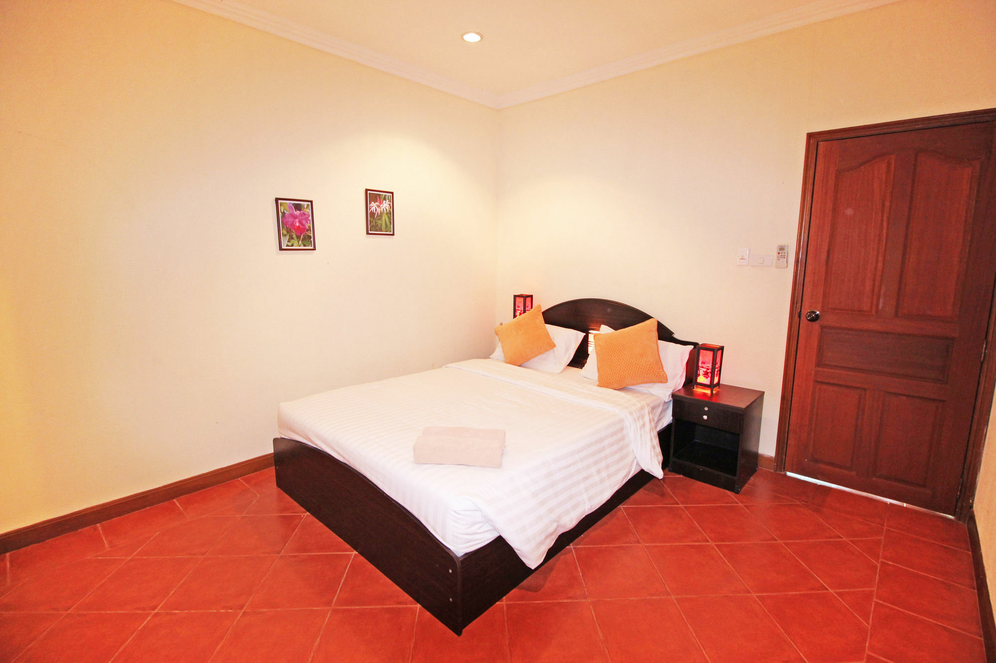 Cosy Beach Pool Villas By Pattaya Sunny Rentals Екстериор снимка