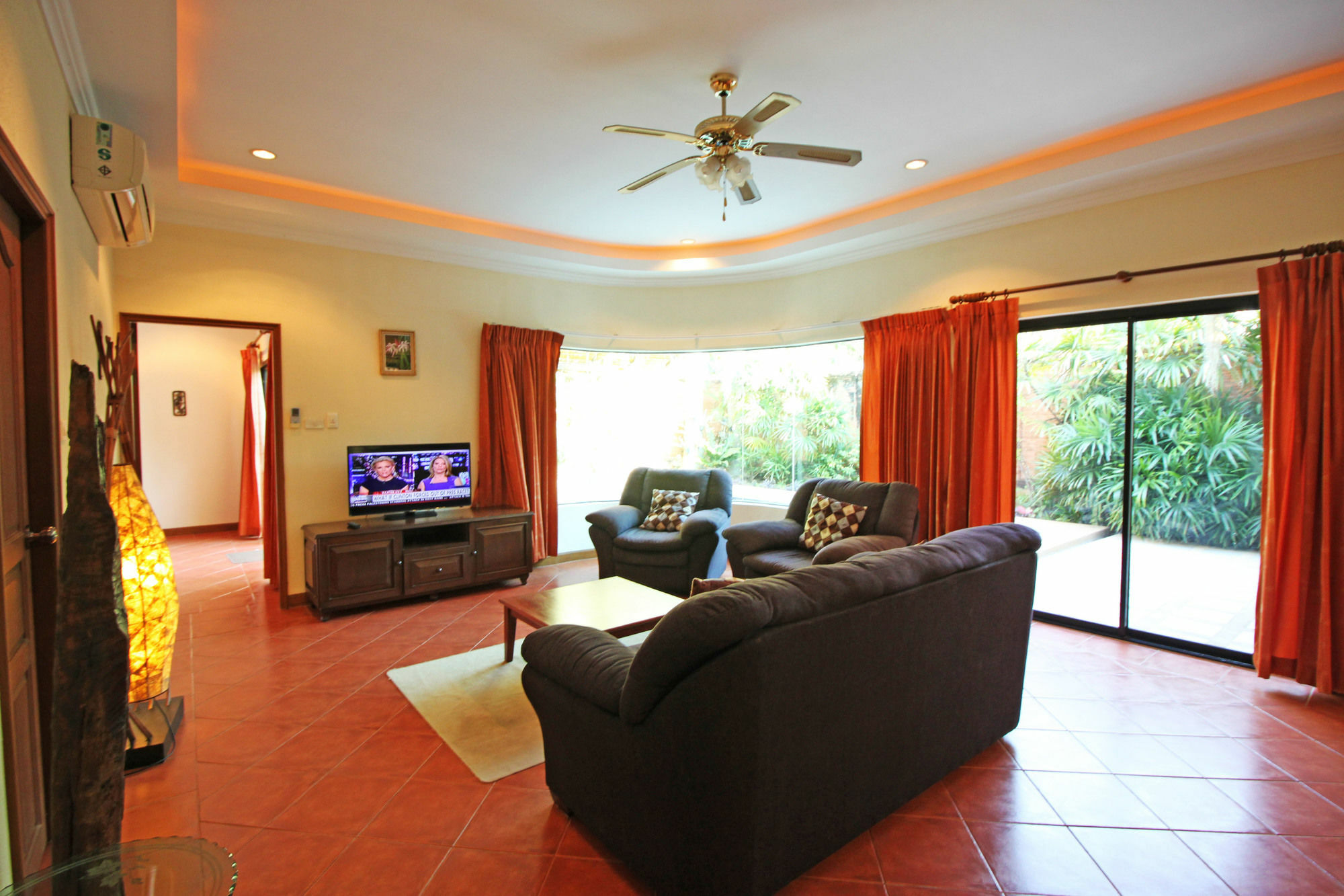 Cosy Beach Pool Villas By Pattaya Sunny Rentals Екстериор снимка