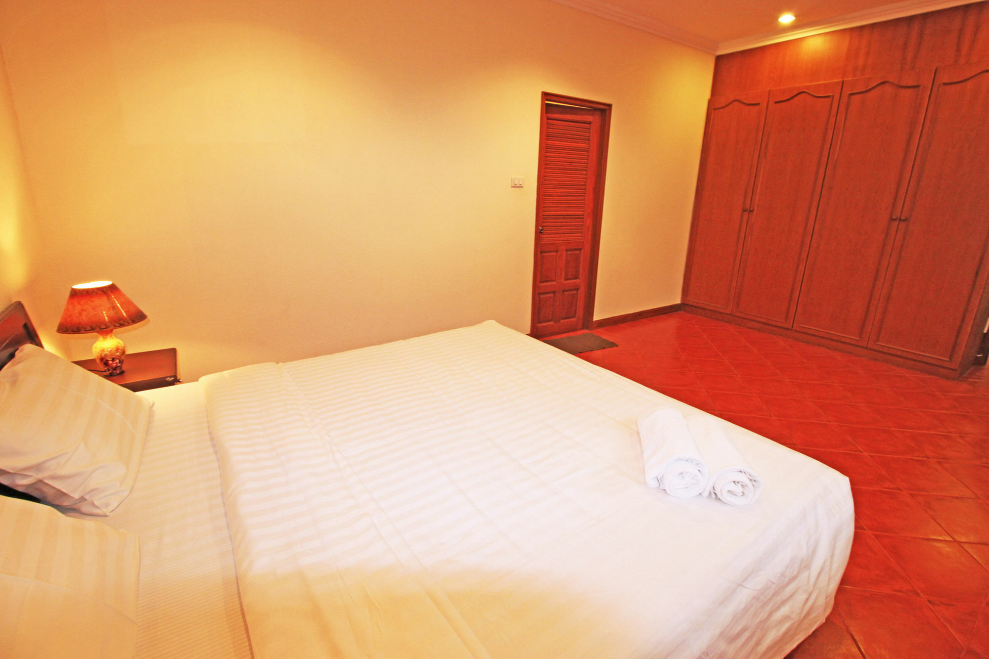 Cosy Beach Pool Villas By Pattaya Sunny Rentals Екстериор снимка